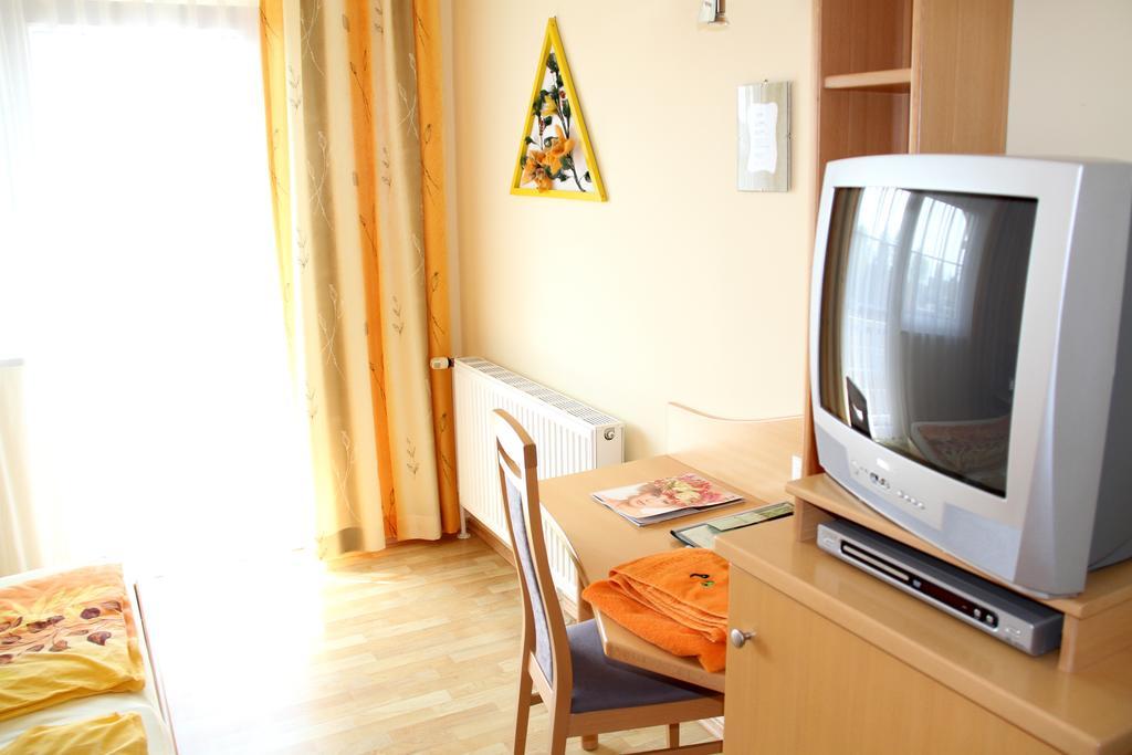 Gaestehaus Lokalaugenschein Podersdorf am See Chambre photo